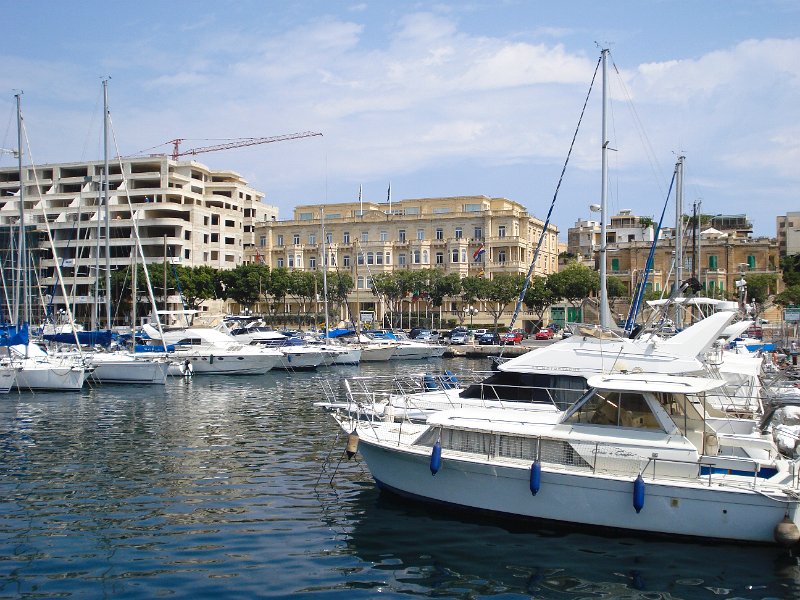 51 Oesterreichische und Franzoesische Botschaft.jpg